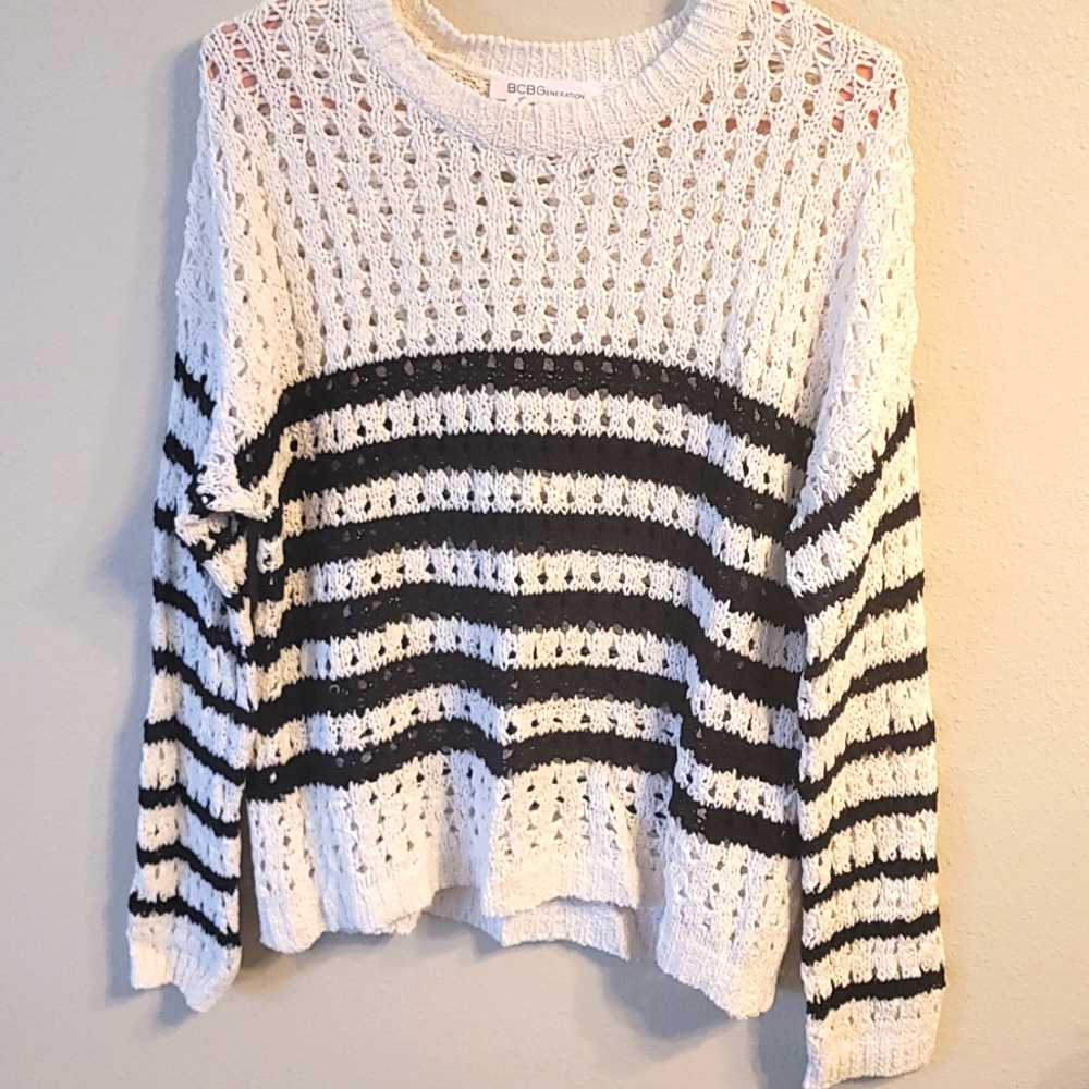 BCBGENERATION Sweater. Size Small. Black and white